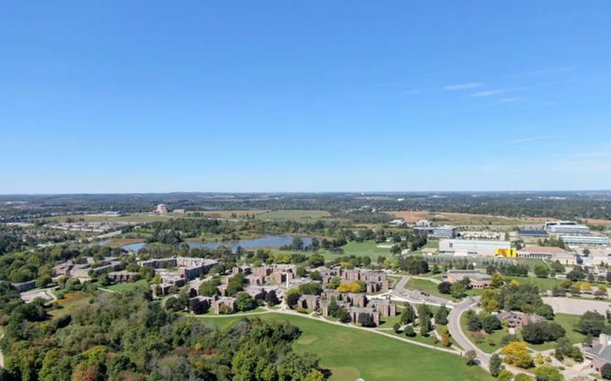 滑铁卢大学 University of Waterloo